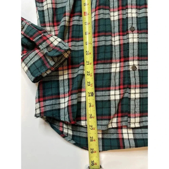 St Johns Bay Button Up Flannel Shirt Men’s Size Medium Plaid Green Red Christmas - Picture 4 of 6